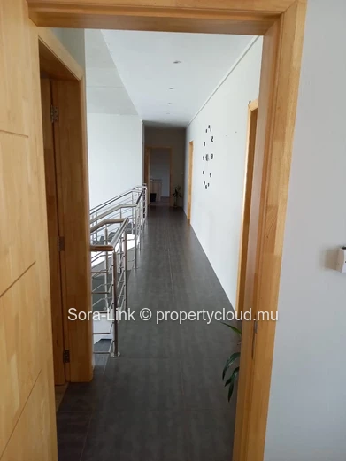 Beautiful villa close to the petrol station which offers mountain views 